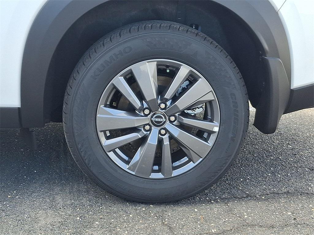 new 2025 Nissan Pathfinder car, priced at $37,112