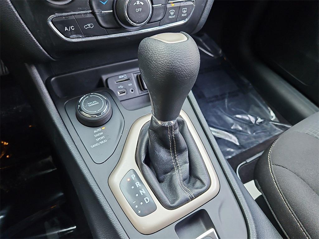 used 2016 Jeep Cherokee car, priced at $9,500