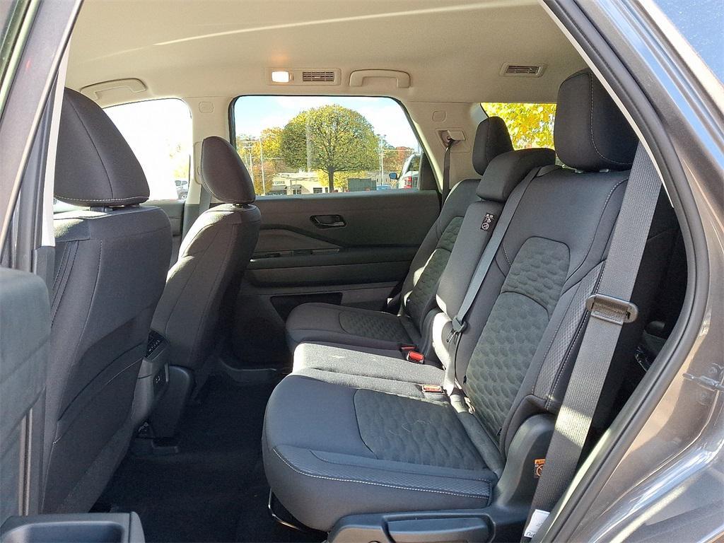 new 2025 Nissan Pathfinder car, priced at $36,257
