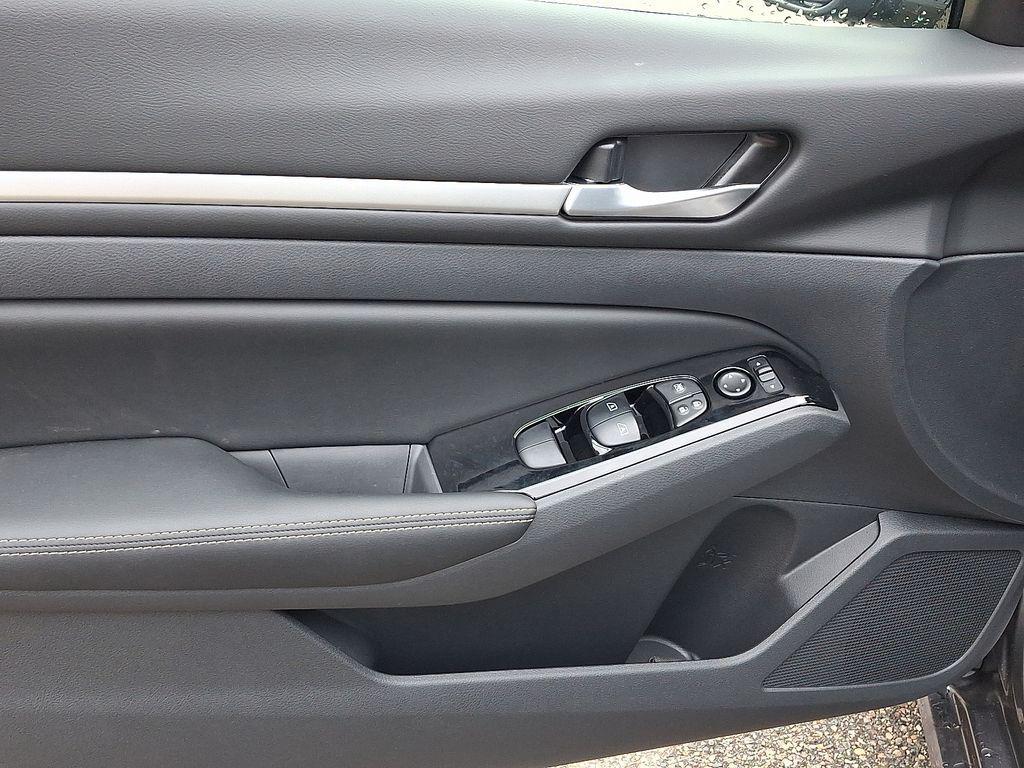 new 2025 Nissan Altima car, priced at $34,348