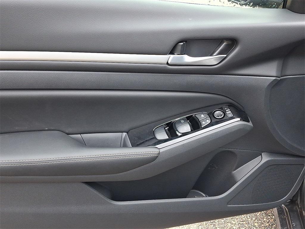 new 2025 Nissan Altima car, priced at $34,348