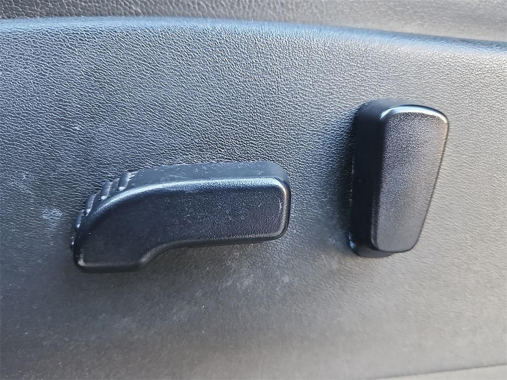 used 2022 Nissan Frontier car, priced at $21,900