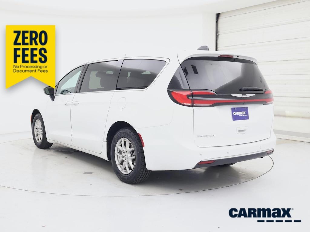 used 2025 Chrysler Pacifica car, priced at $29,998