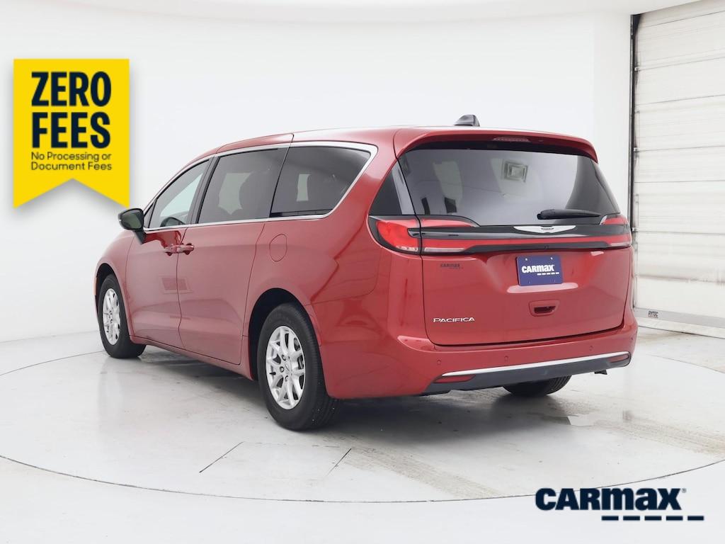 used 2025 Chrysler Pacifica car, priced at $27,998