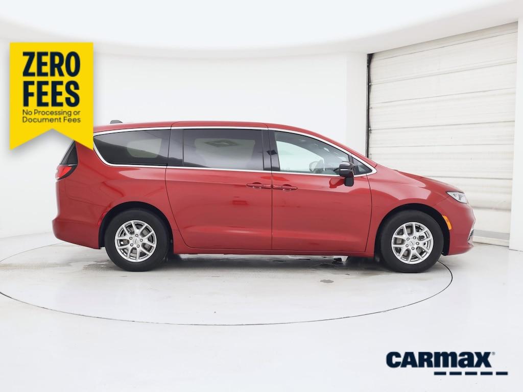 used 2025 Chrysler Pacifica car, priced at $27,998