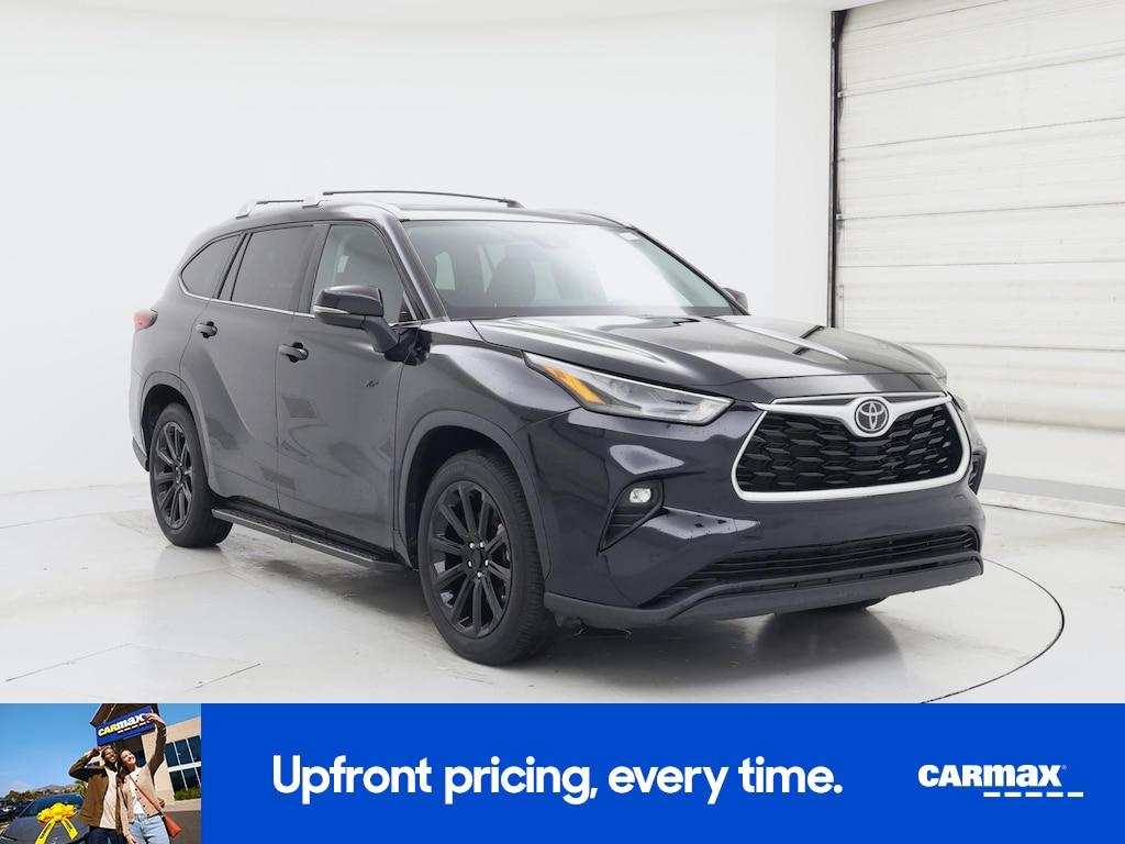 used 2023 Toyota Highlander car, priced at $30,998