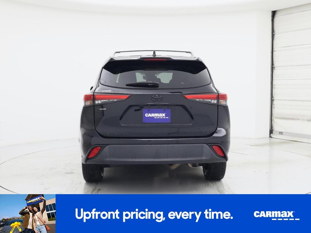 used 2023 Toyota Highlander car, priced at $30,998