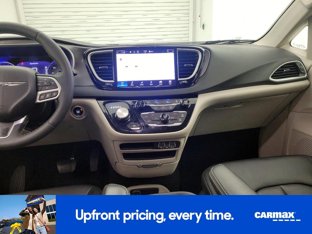 used 2024 Chrysler Pacifica car, priced at $27,998