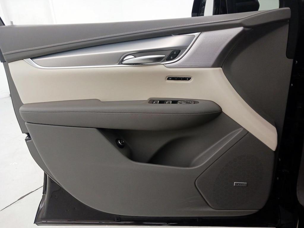 used 2021 Cadillac XT5 car, priced at $25,998