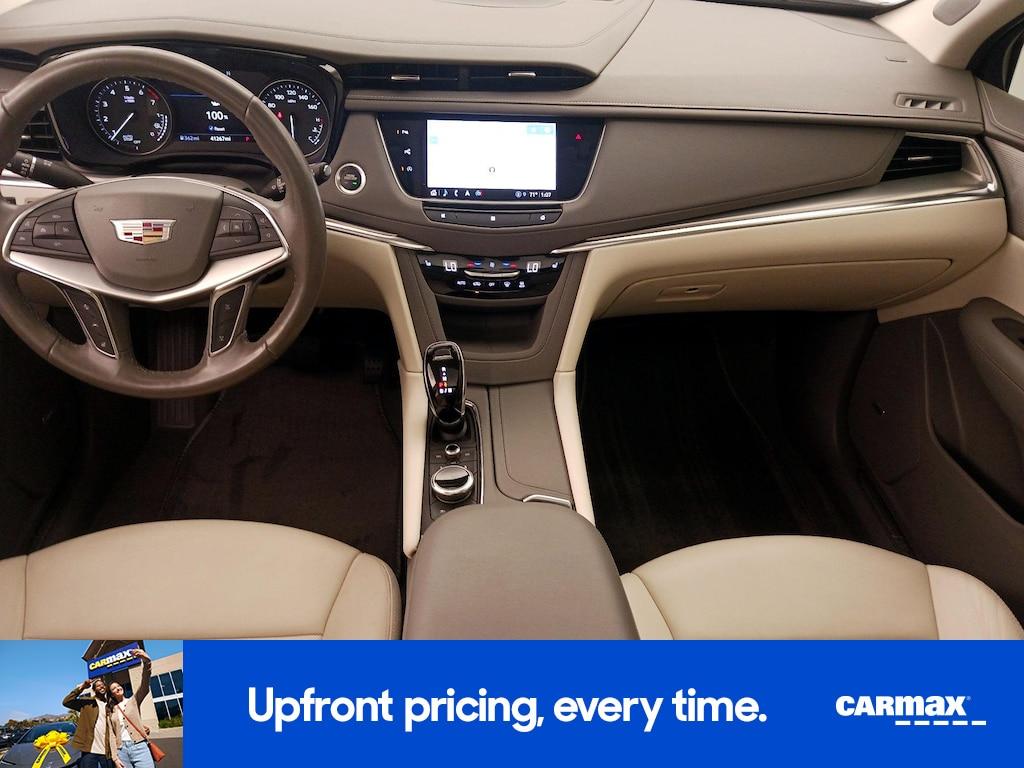 used 2021 Cadillac XT5 car, priced at $25,998