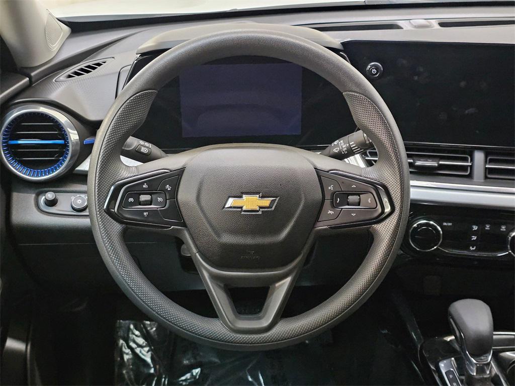 used 2025 Chevrolet Trax car, priced at $18,980