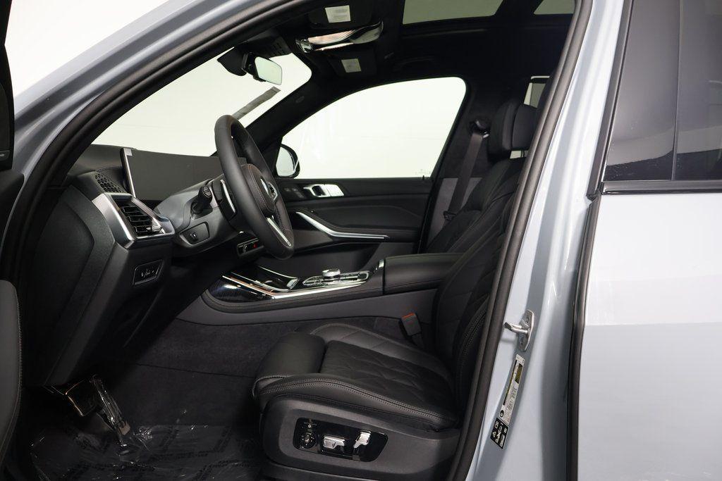 new 2026 BMW X7 car, priced at $103,205