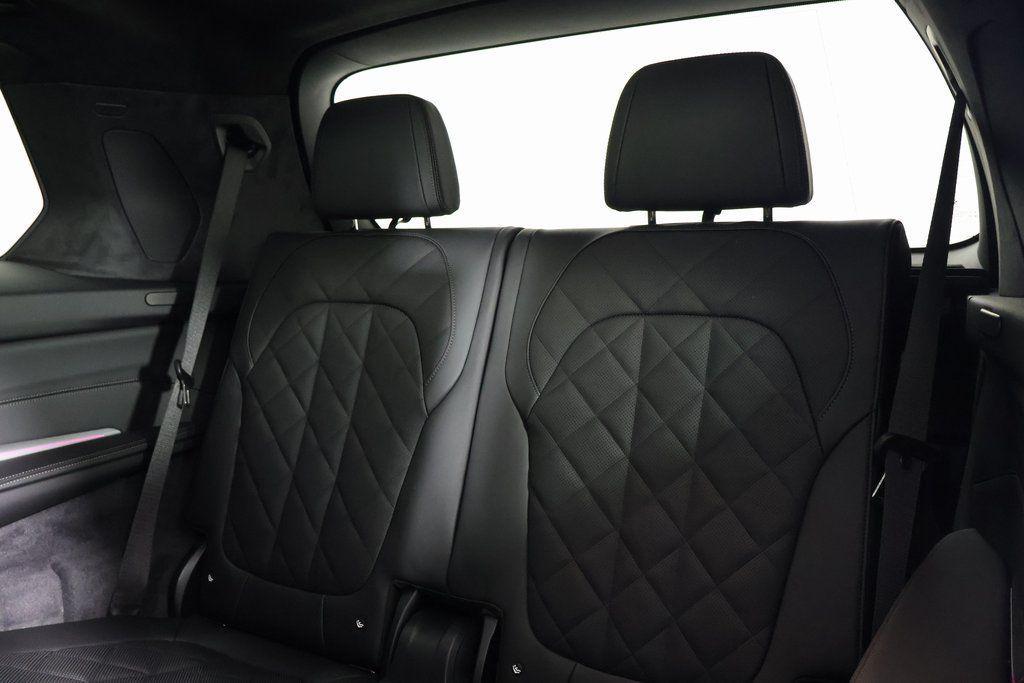 new 2026 BMW X7 car, priced at $102,465