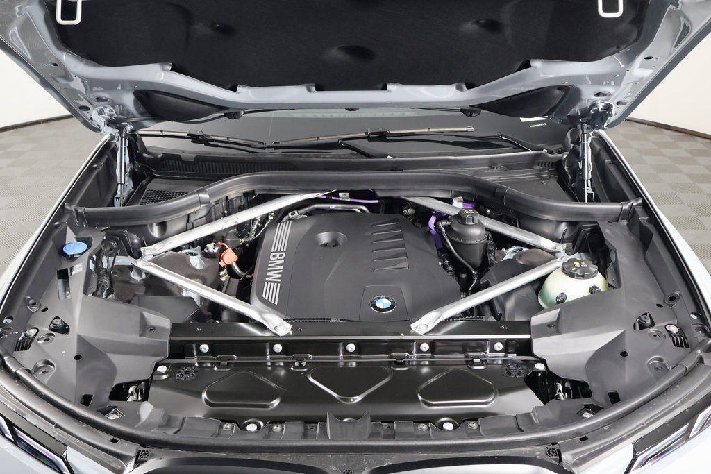 new 2026 BMW X7 car, priced at $102,465