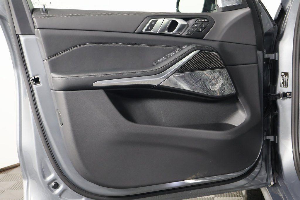new 2026 BMW X7 car, priced at $126,265
