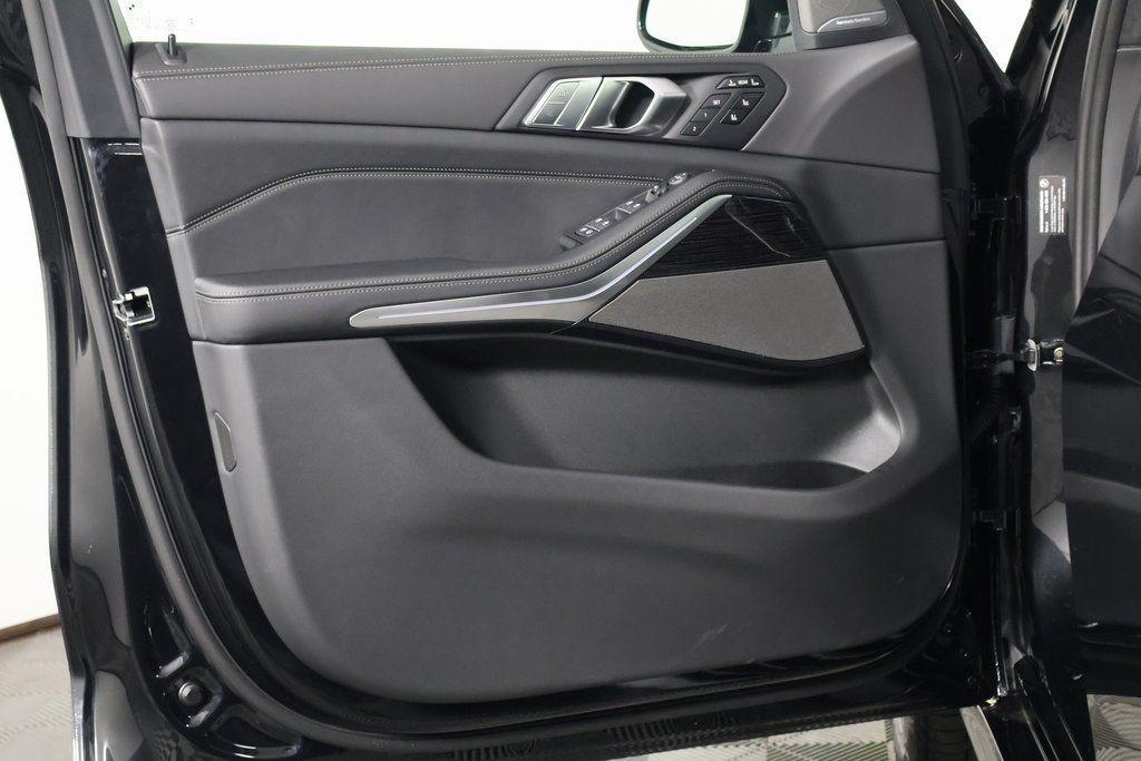 new 2026 BMW X7 car, priced at $102,500