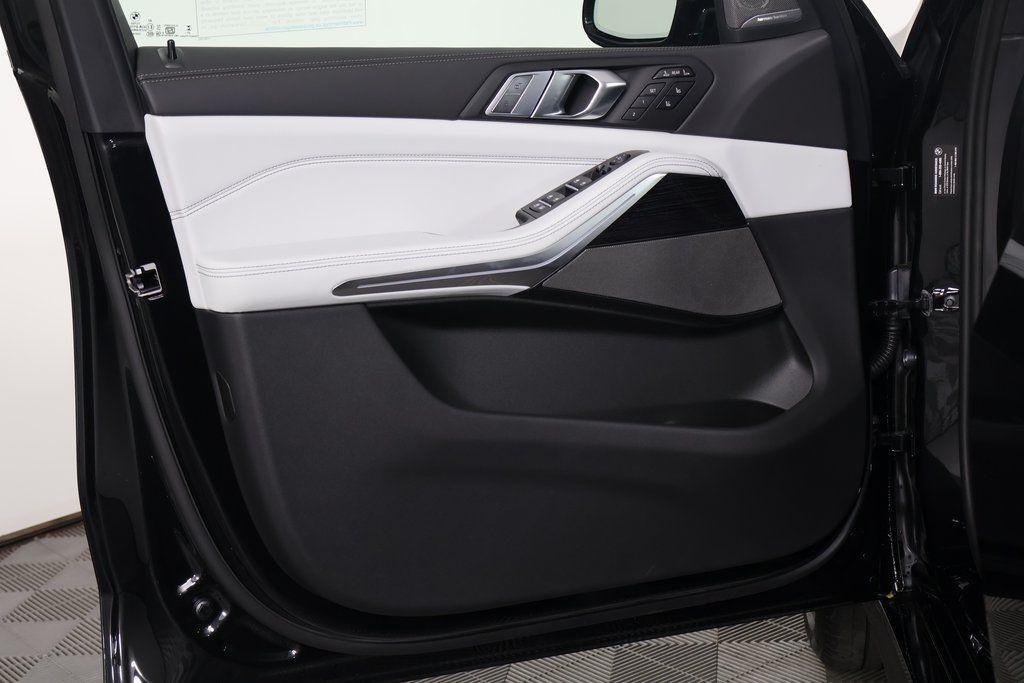 new 2026 BMW X7 car, priced at $103,015