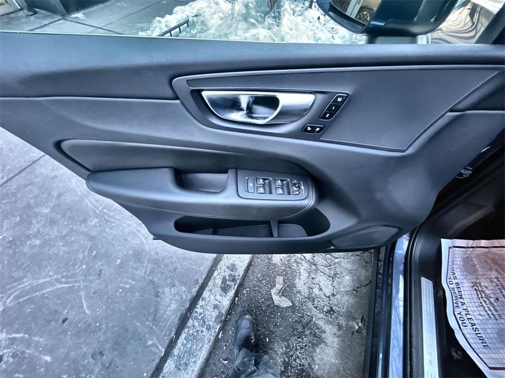 used 2023 Volvo XC60 car, priced at $32,590