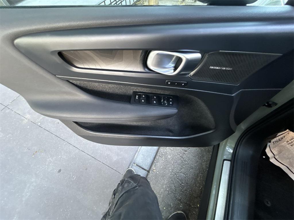 2024 Sage Green Metallic Volvo C40 Recharge Pure Electric