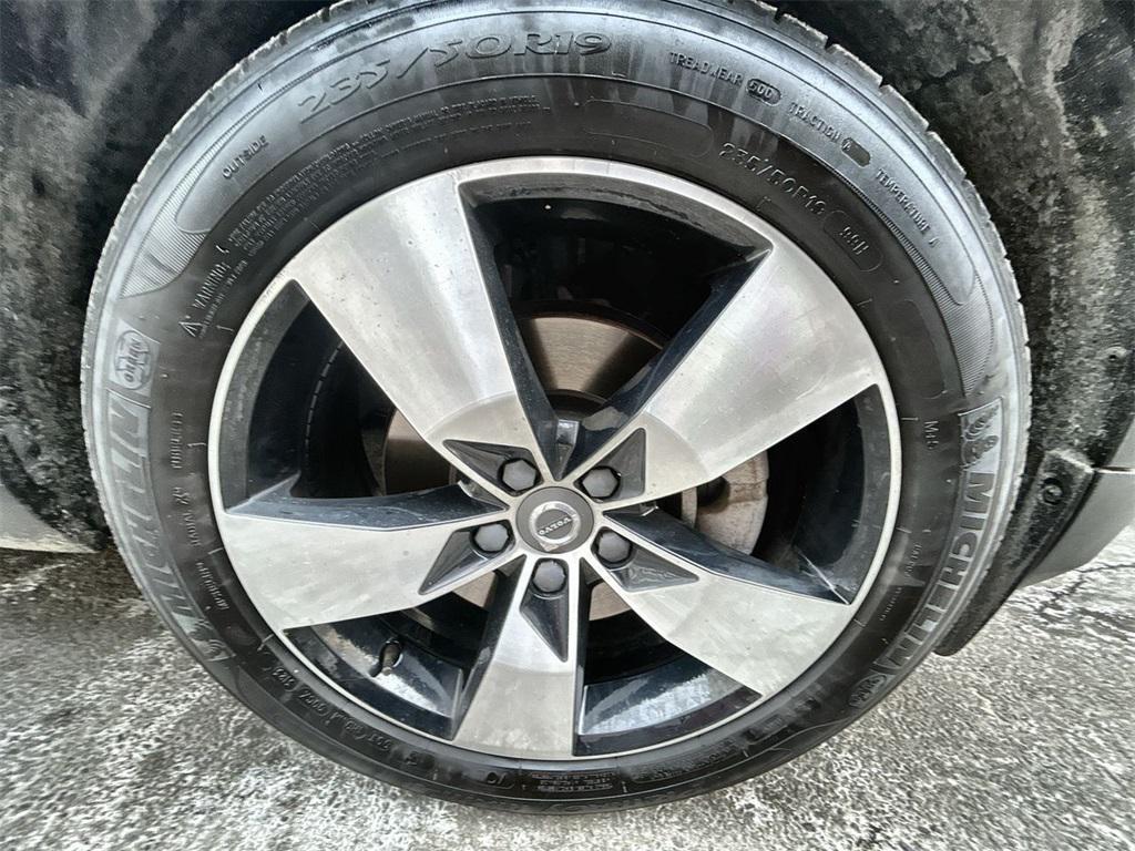 used 2019 Volvo XC40 car, priced at $19,994