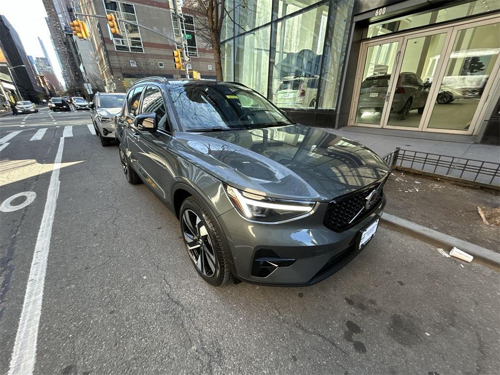used 2026 Volvo XC40 car, priced at $50,990