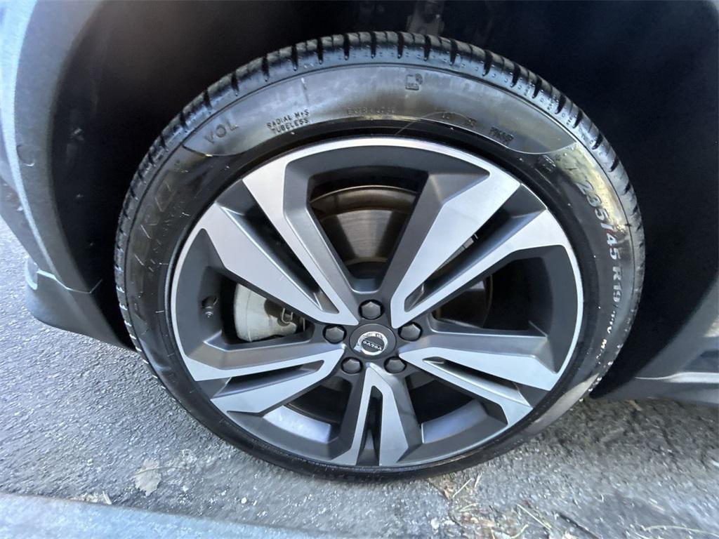 used 2025 Volvo V60 Cross Country car, priced at $35,900