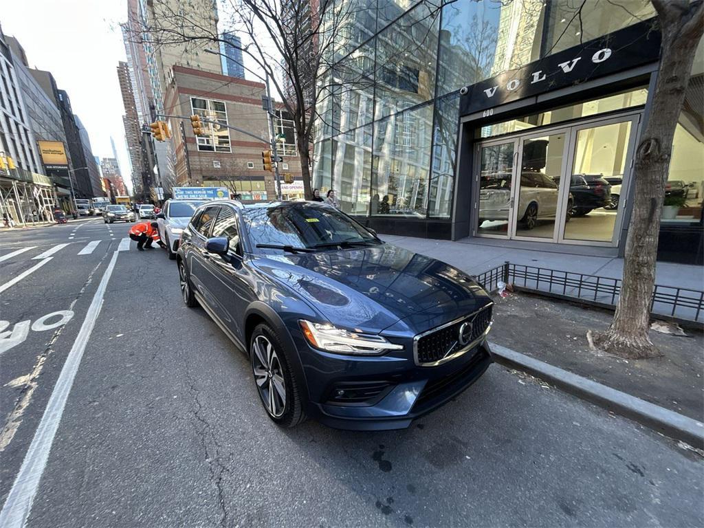 used 2025 Volvo V60 Cross Country car, priced at $35,900