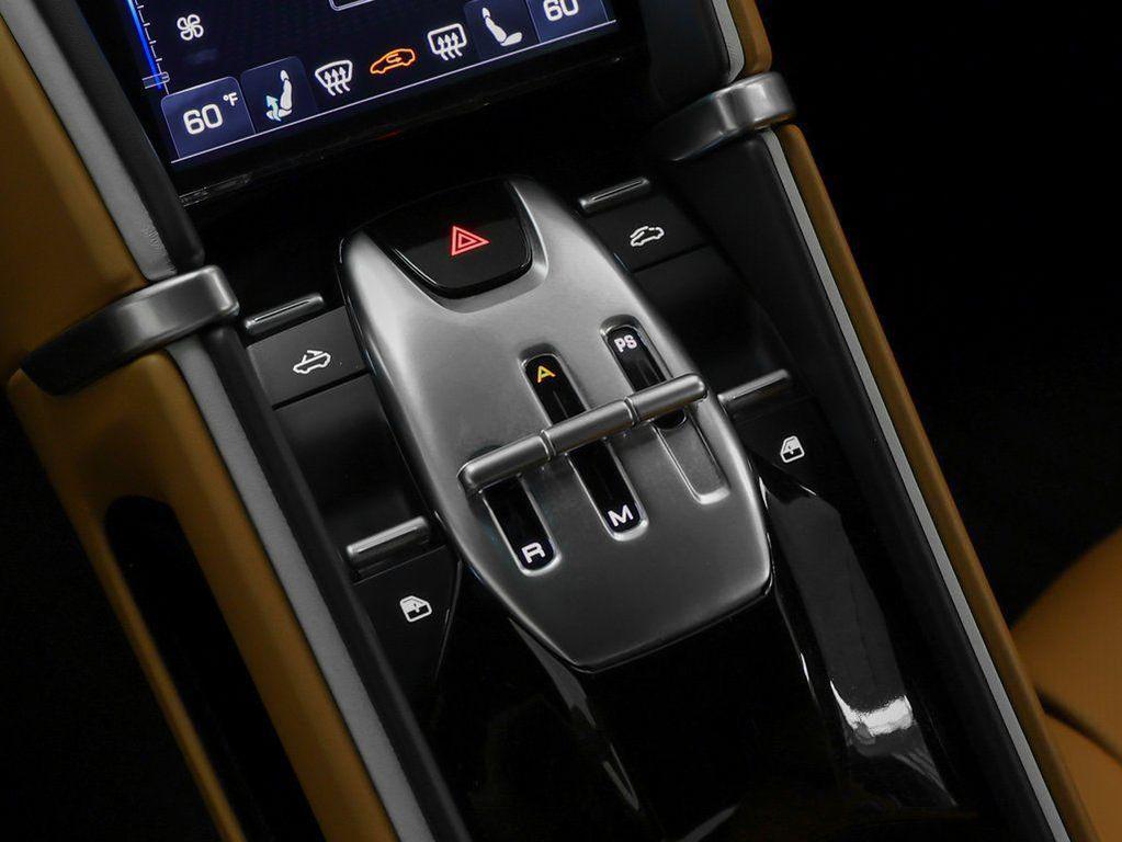 Bianco Italia 2024 Ferrari Roma Spider