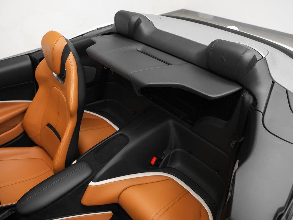 Bianco Italia 2024 Ferrari Roma Spider