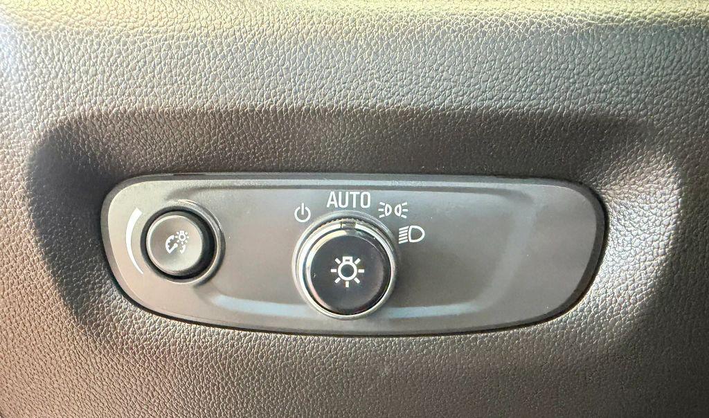 used 2019 Chevrolet Traverse car, priced at $11,495