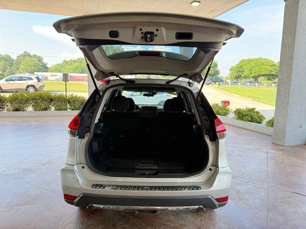 used 2020 Nissan Rogue car, priced at $7,895