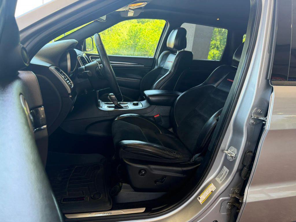 used 2017 Jeep Grand Cherokee car, priced at $15,495
