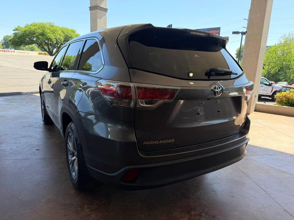 used 2015 Toyota Highlander car, priced at $13,495