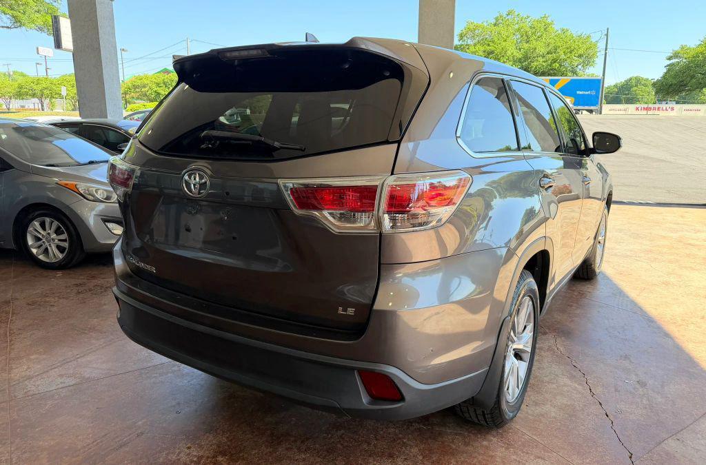 used 2015 Toyota Highlander car, priced at $13,495