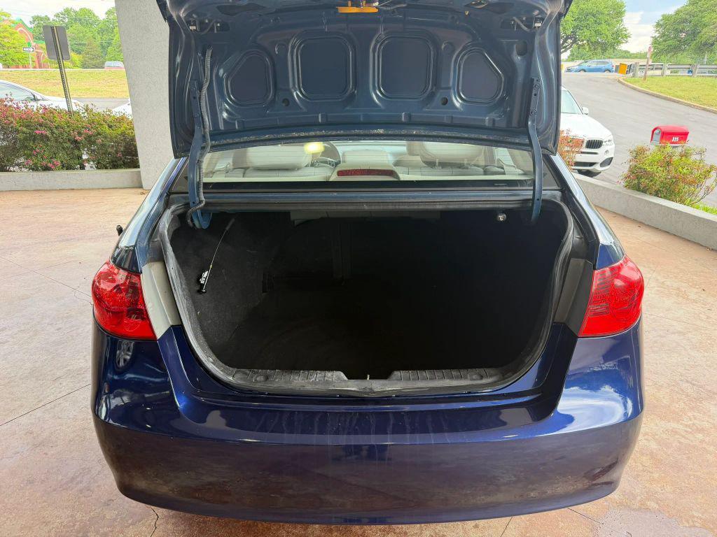 used 2007 Hyundai Elantra car, priced at $5,495