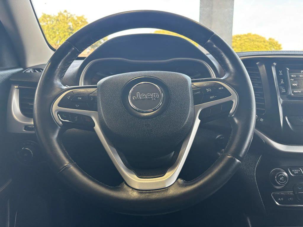 used 2014 Jeep Cherokee car, priced at $7,495