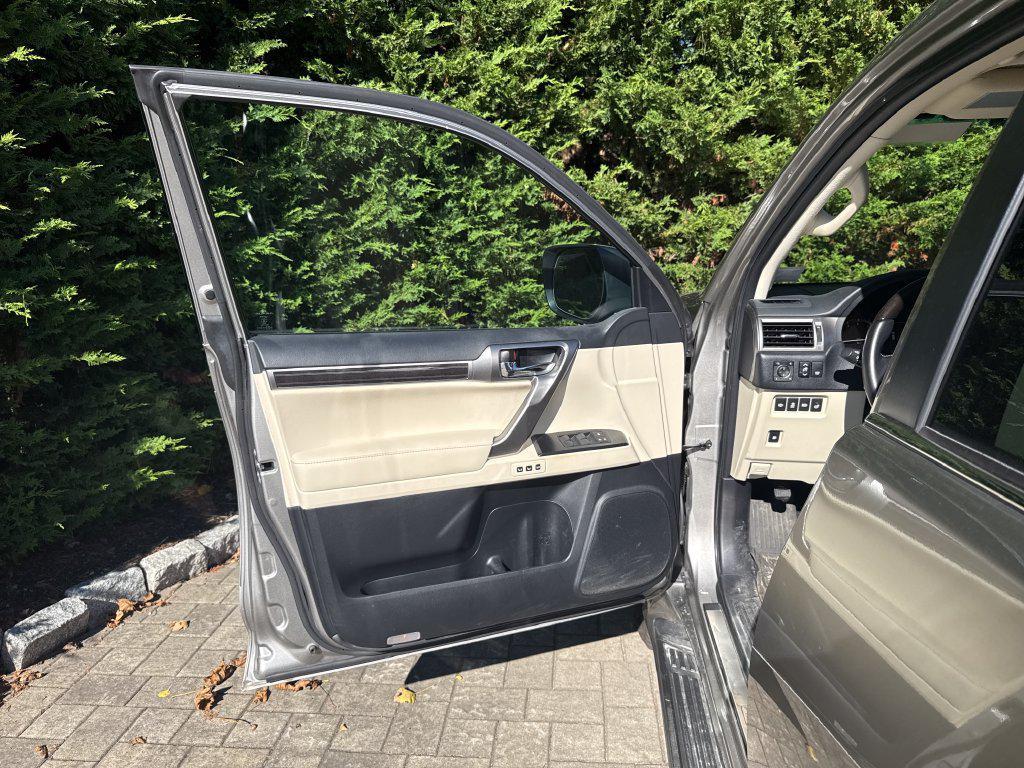 used 2023 Lexus GX 460 car, priced at $52,398