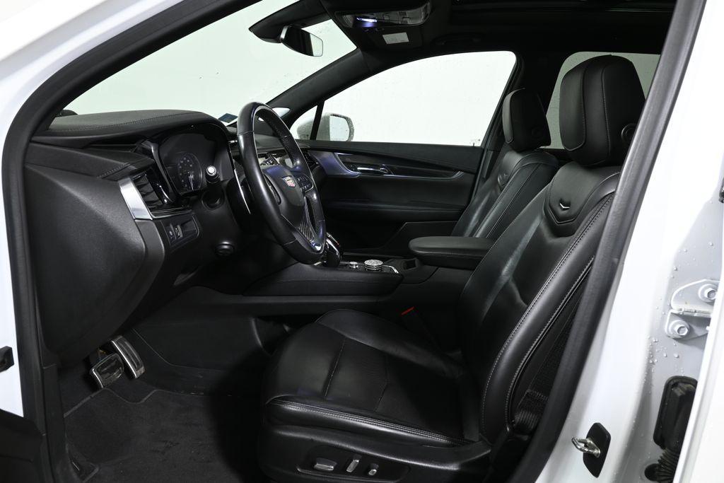 used 2020 Cadillac XT6 car, priced at $25,598