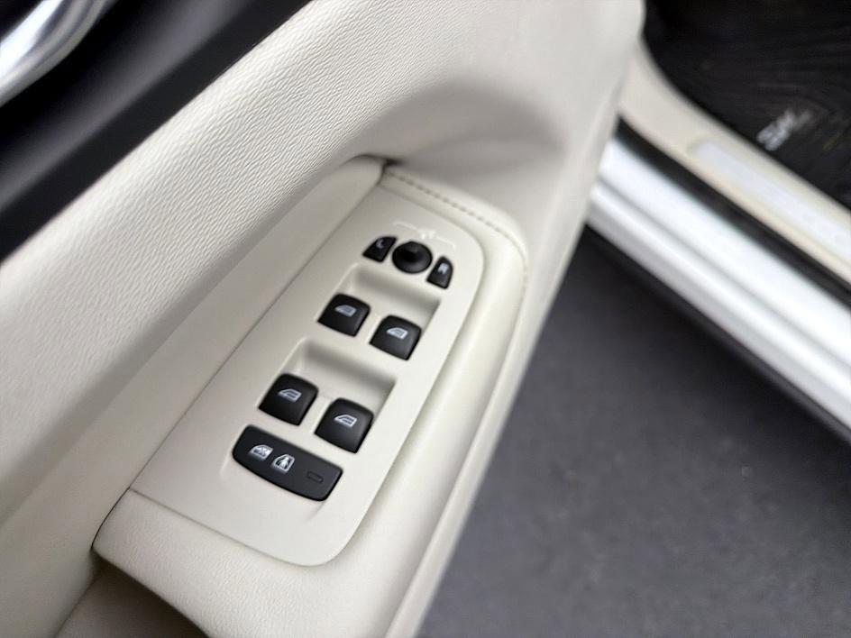 used 2021 Volvo XC60 car, priced at $23,730