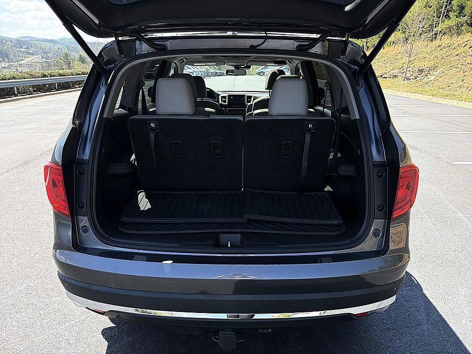 used 2017 Honda Pilot car, priced at $25,288