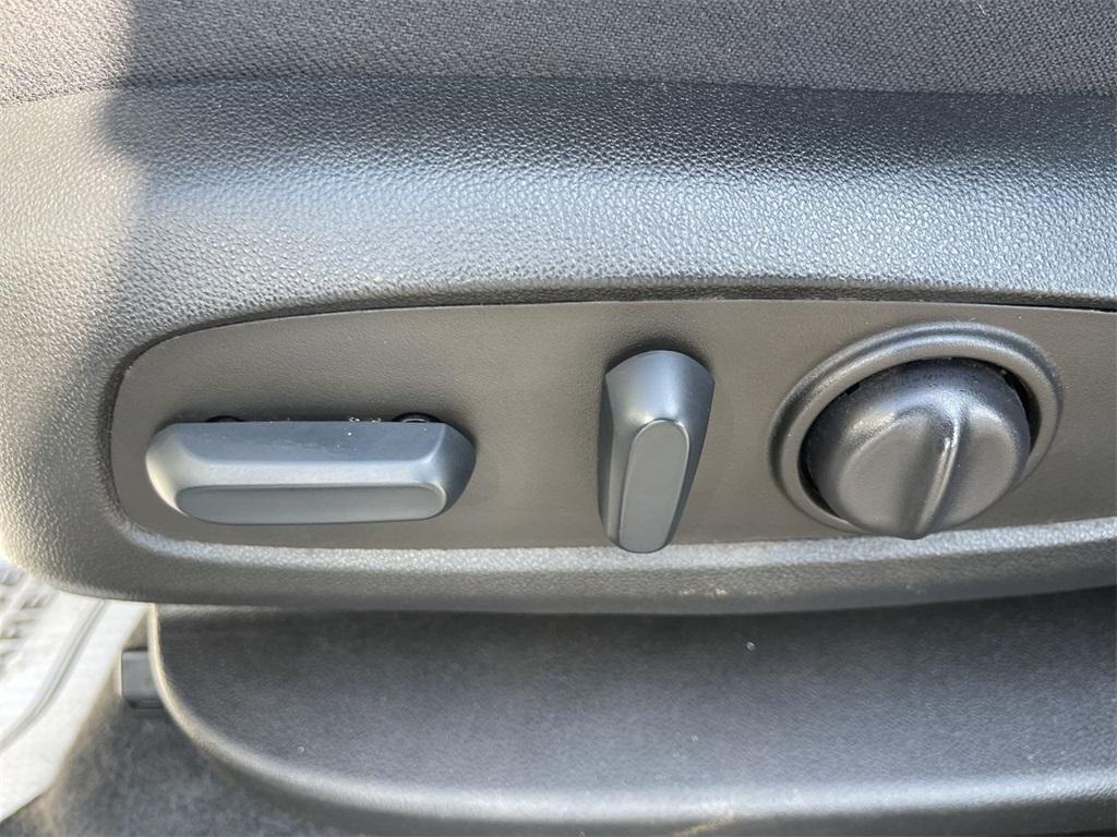 used 2022 Chevrolet Equinox car, priced at $17,990