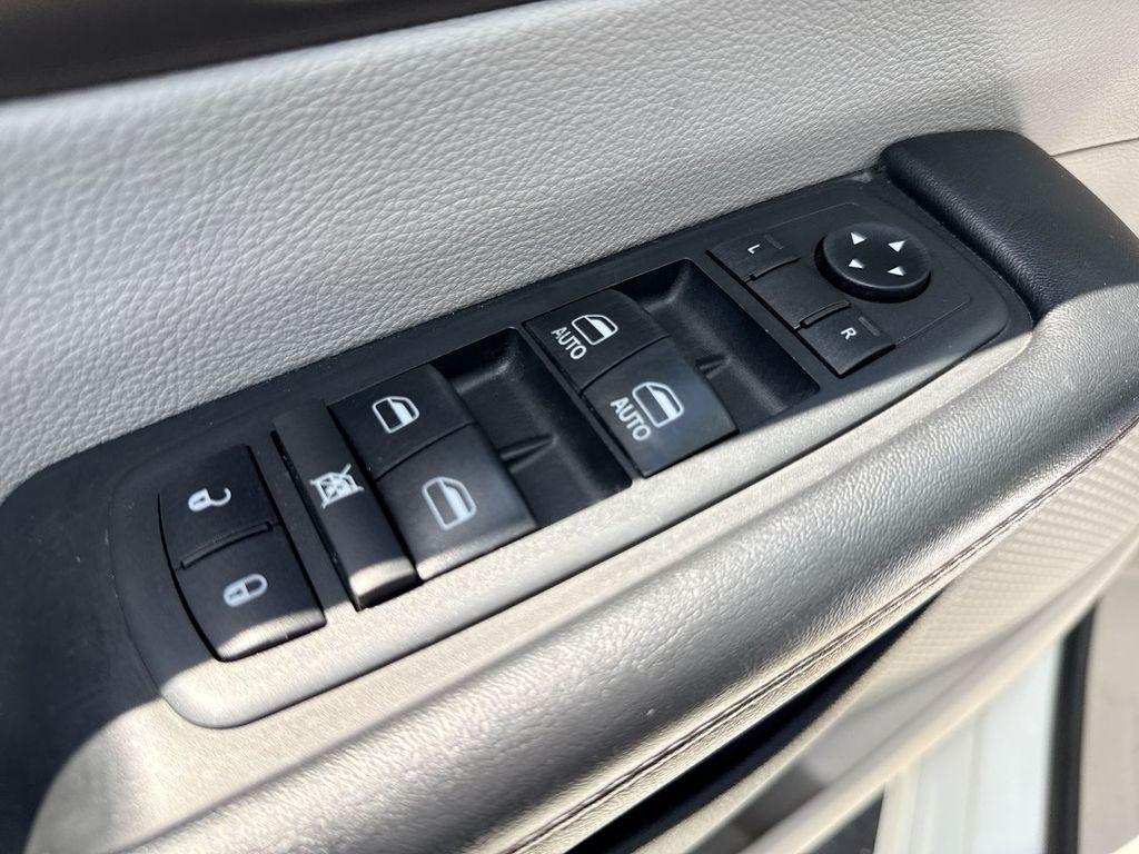 used 2018 Chrysler Pacifica car, priced at $15,388