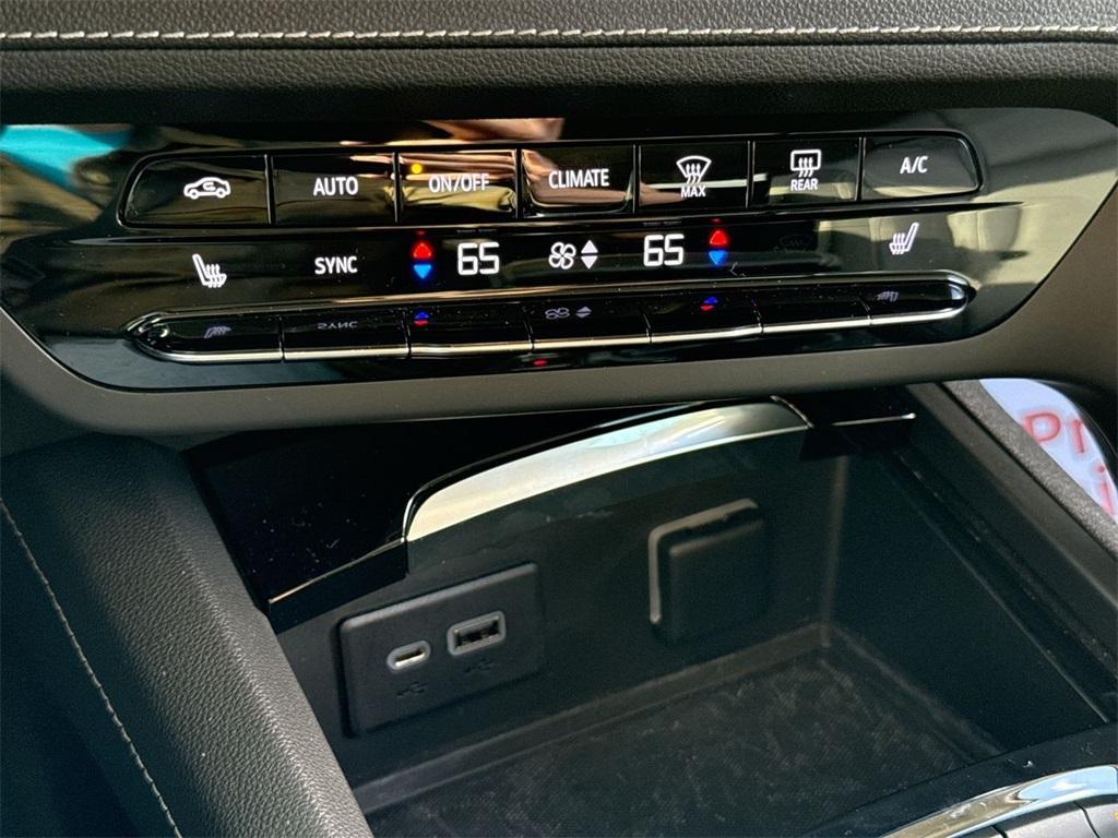 used 2021 Buick Envision car, priced at $22,890