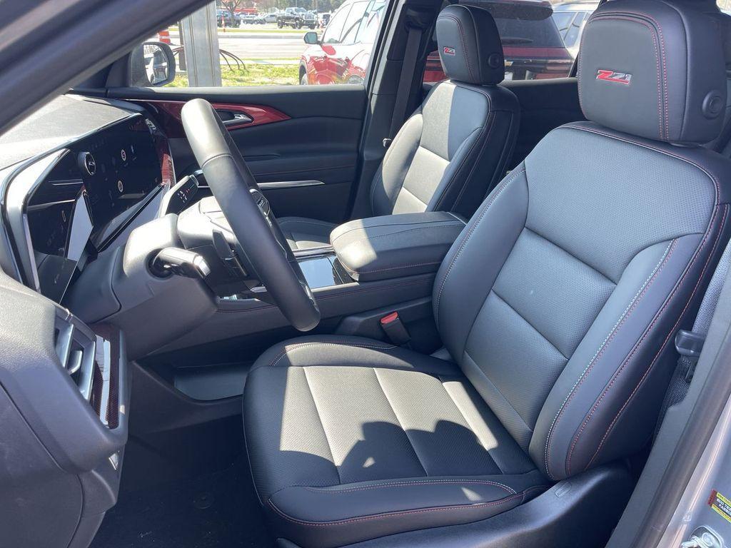 new 2026 Chevrolet Traverse car, priced at $51,045
