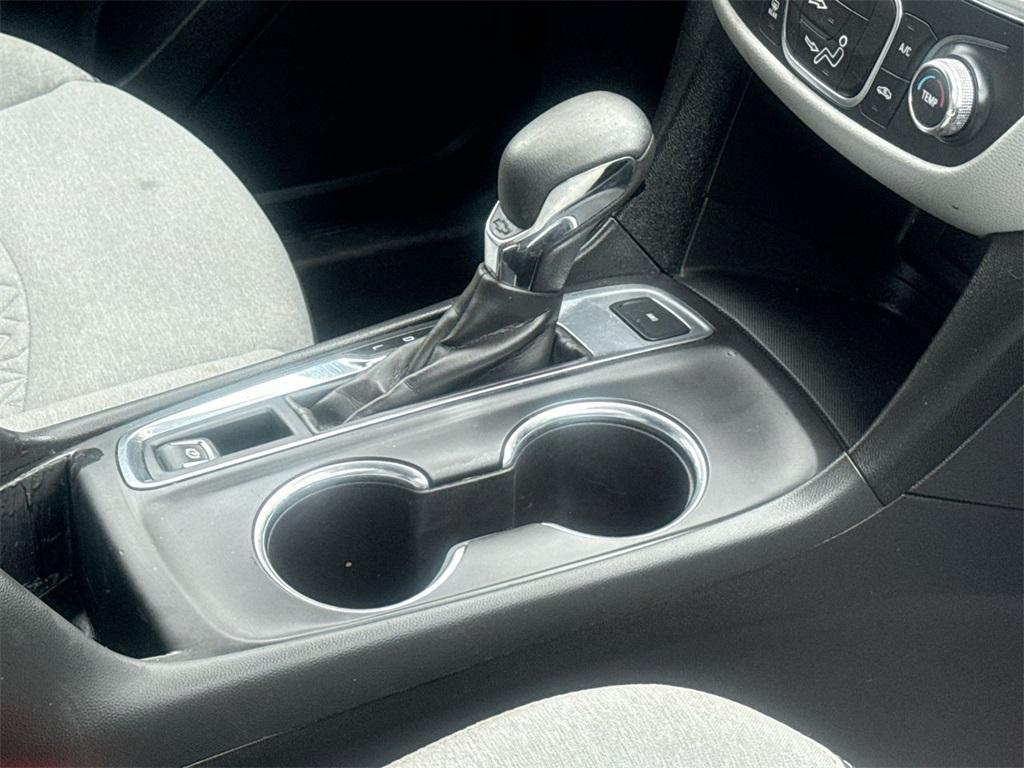 used 2023 Chevrolet Equinox car, priced at $18,990