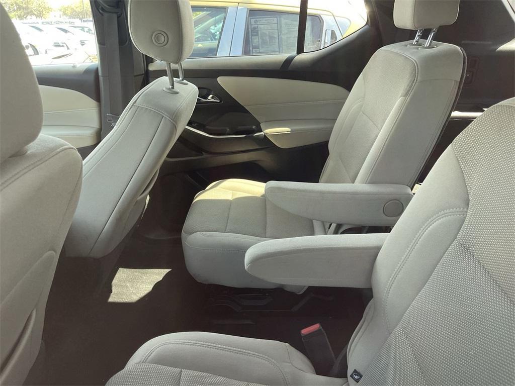 used 2022 Chevrolet Traverse car, priced at $23,990