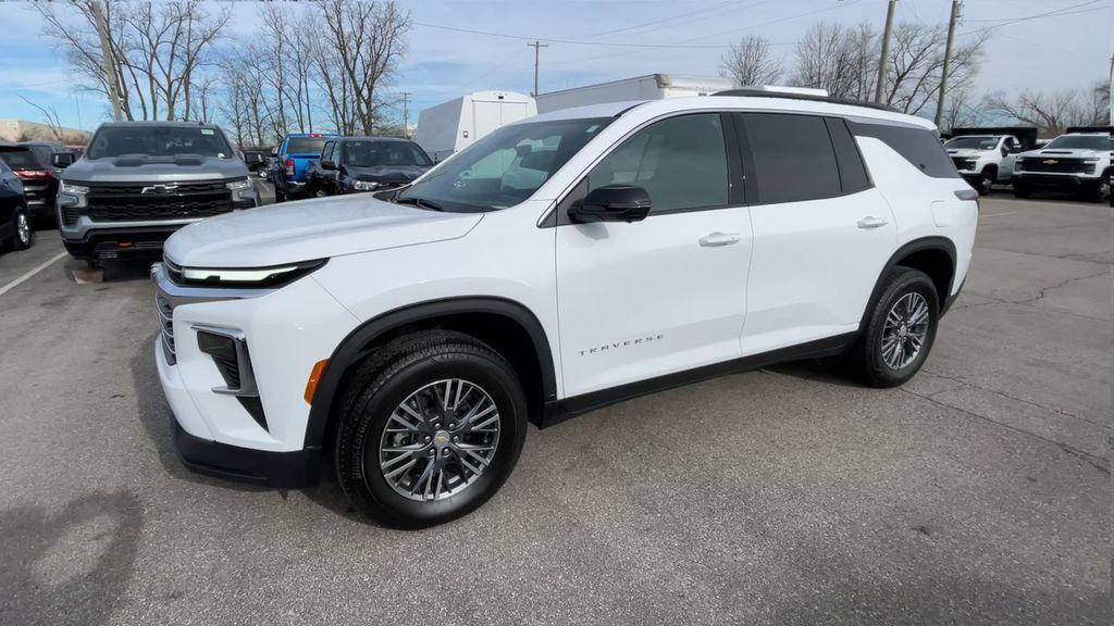 new 2026 Chevrolet Traverse car, priced at $40,993