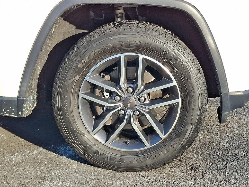 used 2019 Jeep Grand Cherokee car, priced at $19,595