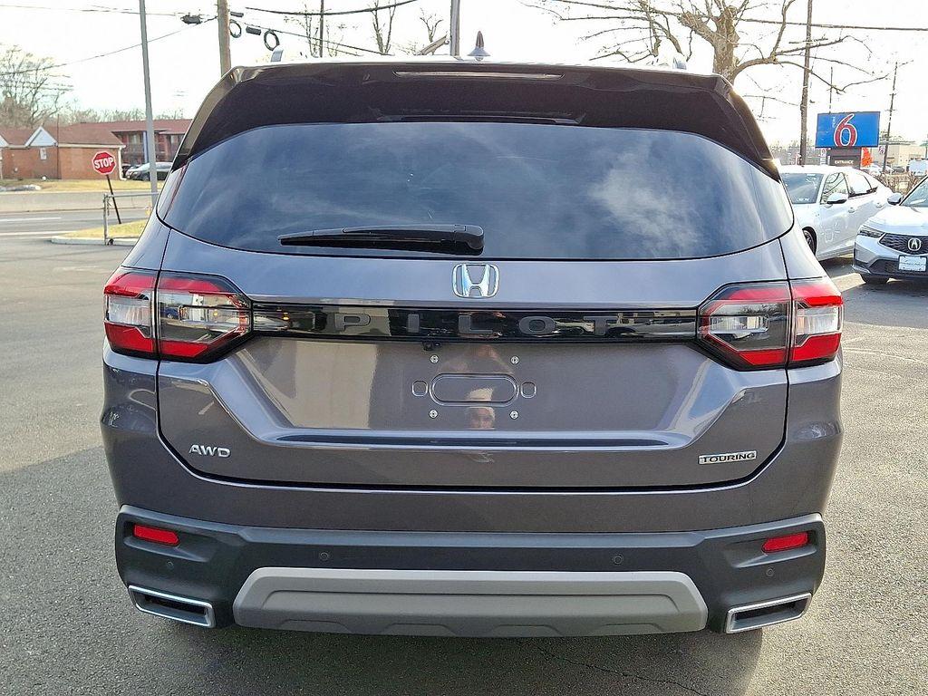 used 2023 Honda Pilot car, priced at $37,995