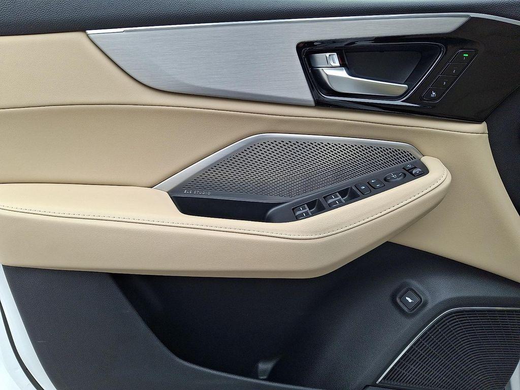 used 2022 Acura MDX car, priced at $36,995